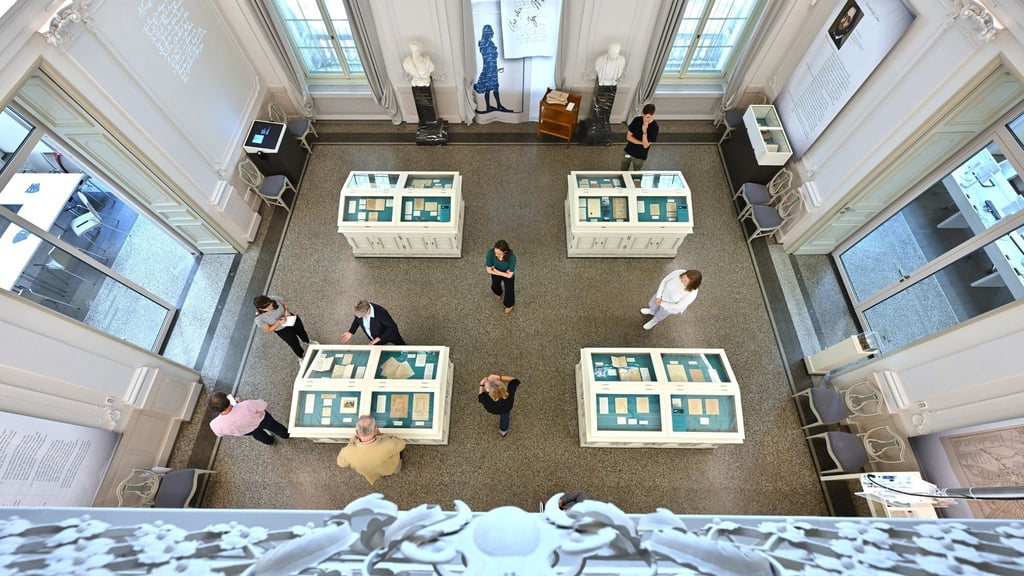 Das Goethe- und Schiller-Archiv hat bei einer Auktion eine Privatsammlung mit Handschriften von Johann Wolfgang von Goethe (1749-1832) erworben, darunter einen bislang unbekannten Brief. (Archivbild)