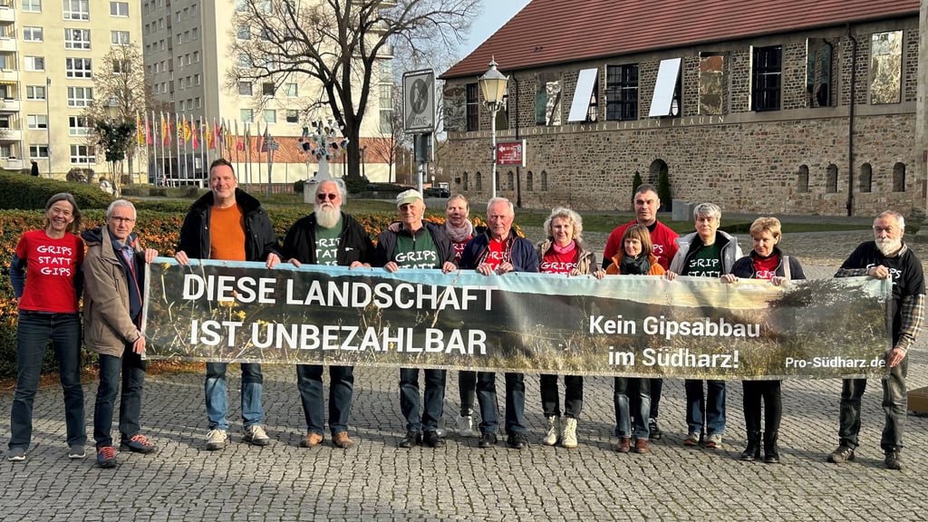 Vertreter der Bürgerinitiative Pro Südharz - Gegen Gipsabbau - für Naturschutz haben ihr Anliegen jetzt im Petitionsausschuss des Landtags Sachsen-Anhalt vorgetragen.