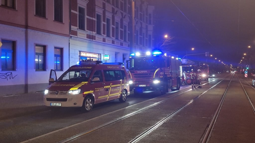 Die Dessauer Feuerwehr war am Donnerstagabend in der Heidestraße gefordert.