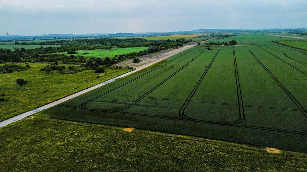 Der Merseburger Rat sieht im Airpark, wo Schnellecke derzeit ein Logistikzentrum baut, vor allem chemienahe Firmen.