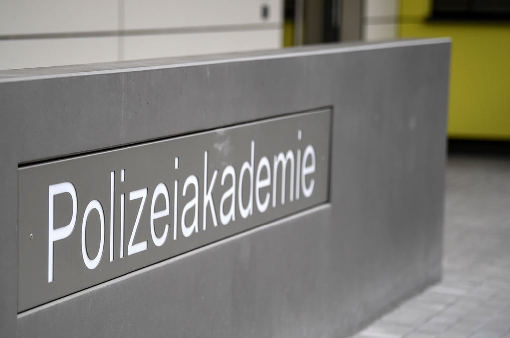 Mehrere Nachwuchskräfte und ein Schießtrainer werden vorsorglich wegen Unwohlseins im Krankenhaus untersucht. (Archivbild)