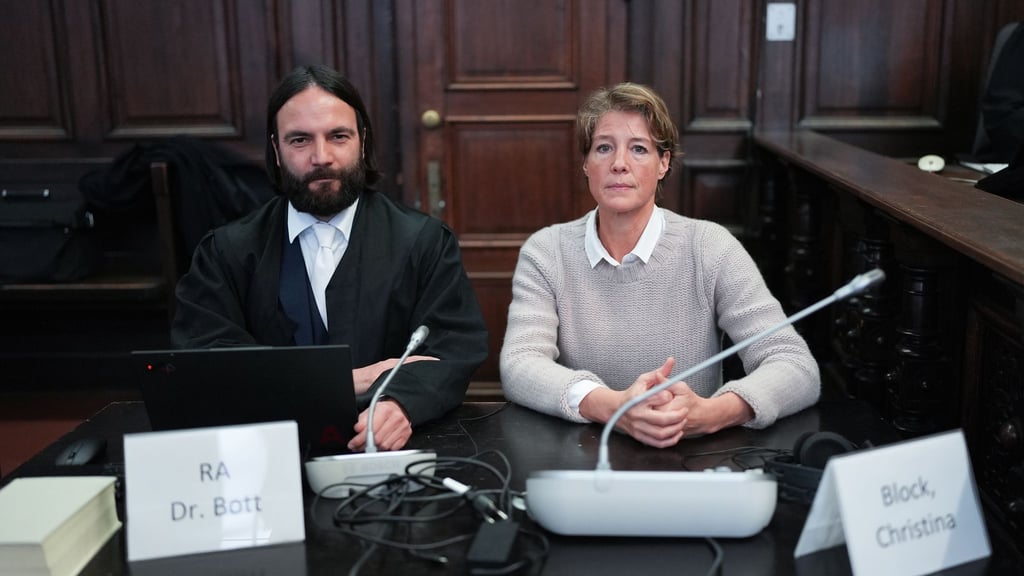 Christina Blocks Verteidiger Ingo Bott fordert, dass eine Anklage gegen ihren Ex-Mann Stephan Hensel in einem weiteren Verfahren öffentlich verlesen wird.