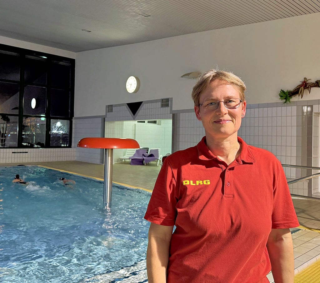 Ungefähr neun Stunden wöchentlich verbringt Antje Hunold allein mit dem Training ihrer großen und kleinen Schützlinge im Wasser. 