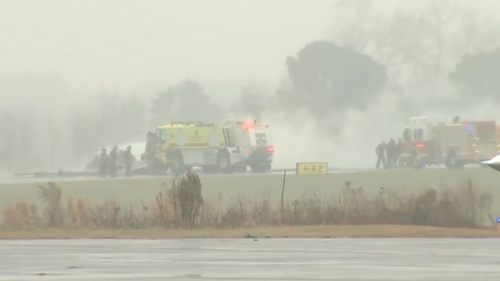 Ein Flugzeug ist an einem Regionalflughafen in North Carolina abgestürzt.