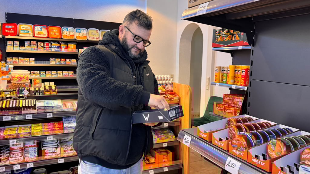 Doni Beqiri hat in der Spiegelstraße 13 Halberstadt einen Späti eröffnet - einen Kiosk mit langen Öffnungszeiten.