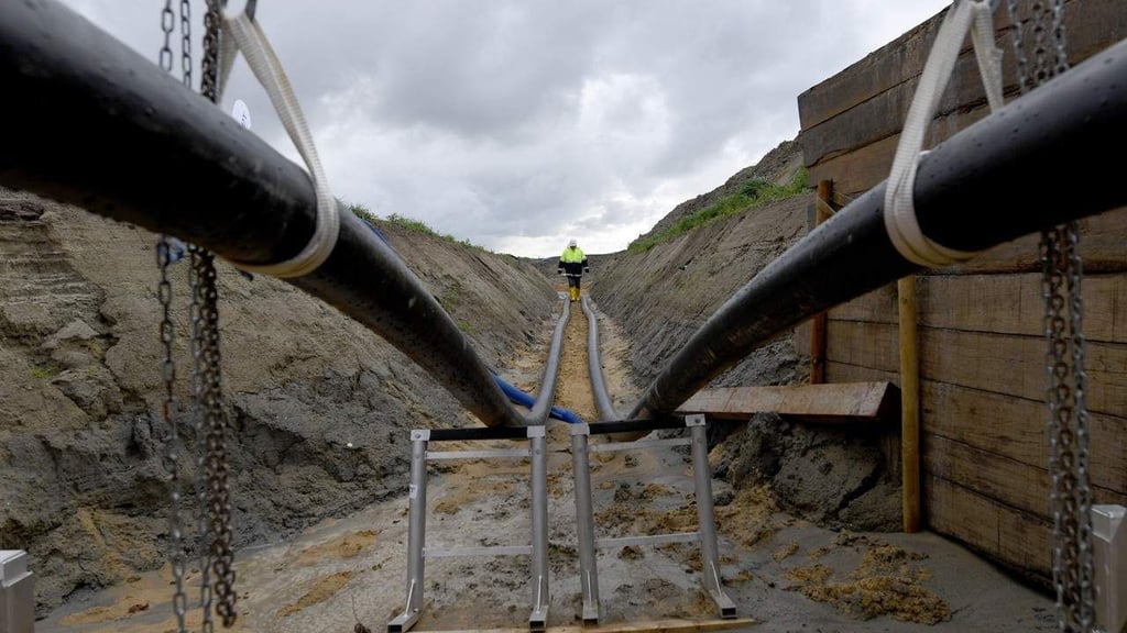 Die Kabel der künftigen Stromtrasse "Suedostlink+" sollen zumeist in offener Grabenbauweise verlegt werden. Unter dem Wald bei Gardelegen könnte aber das HDD-Verfahren zum Einsatz kommen. Die Bäume könnten damit stehen bleiben. 