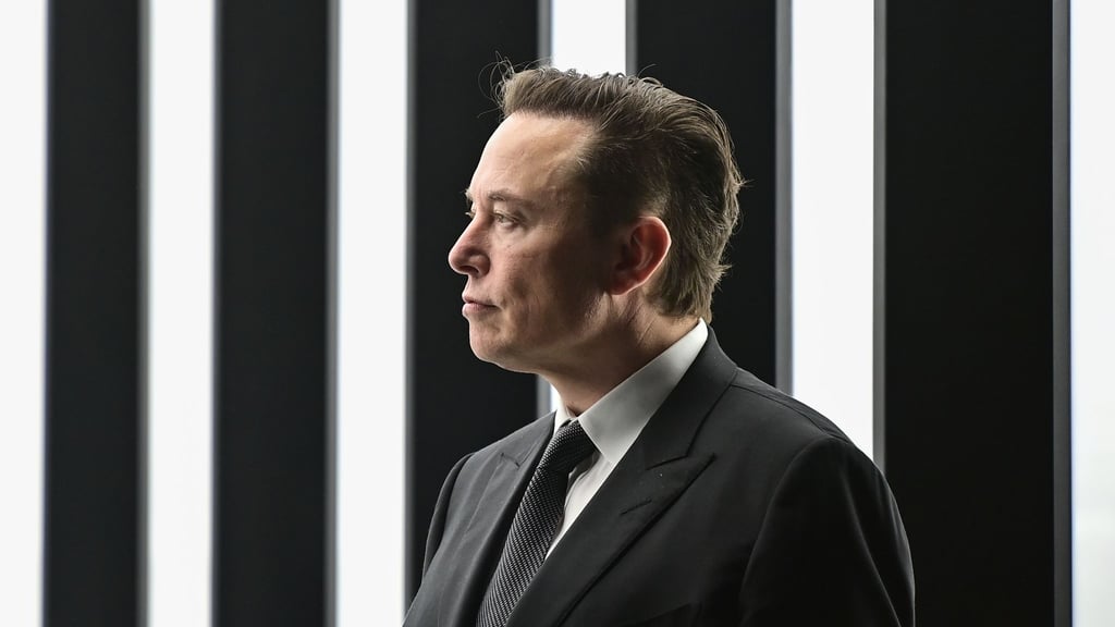 Elon Musk soll die 2018 zugesagten Aktien doch noch bekommen. (Archivbild)