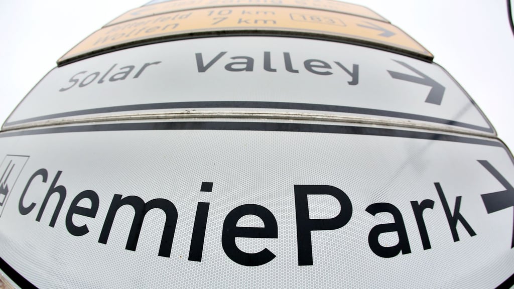 Im Chemiepark Bitterfeld-Wolfen sollen Lithiumsalze in Batteriequalität produziert werden. (Symbolbild)