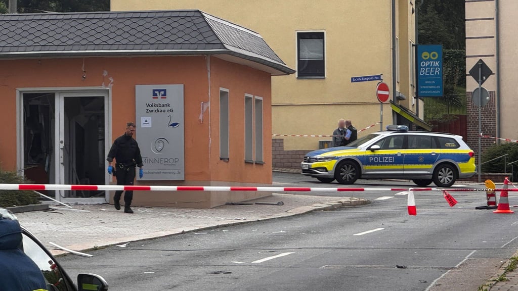 Sprengungen von Geldautomaten nehmen in Sachsen wieder zu. (Archivbild)