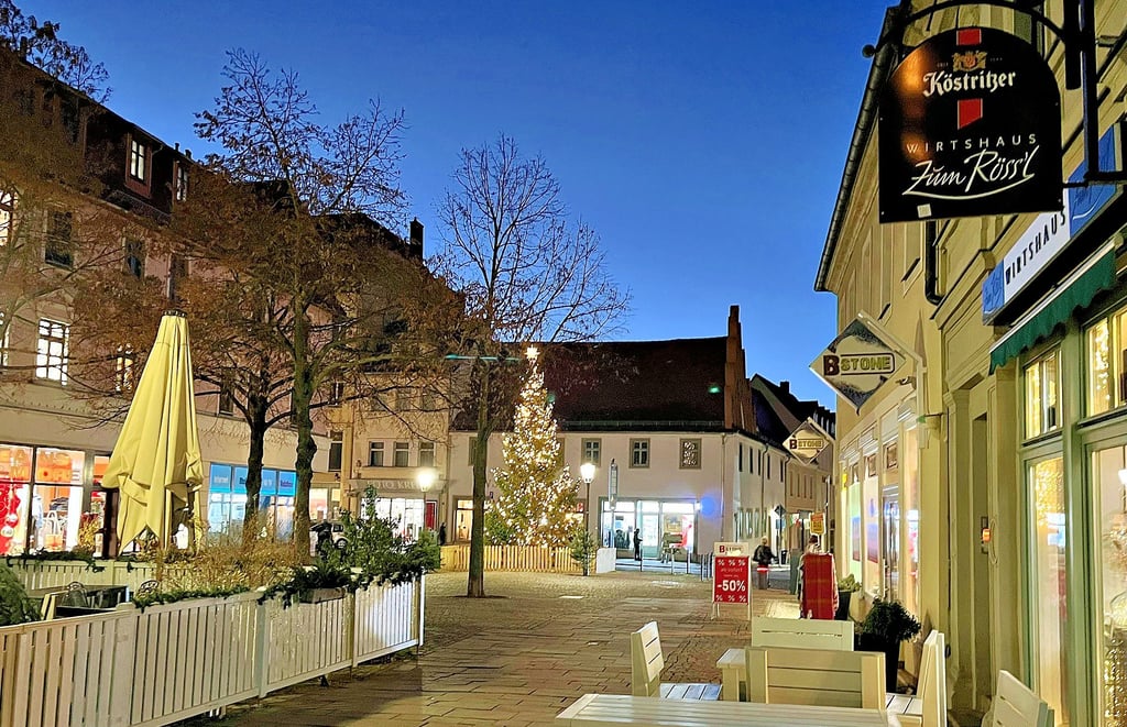 Hier findet die erste Rossweihnacht vom 25. bis 28. Dezember auf dem Roßmarkt in Zeitz statt. 