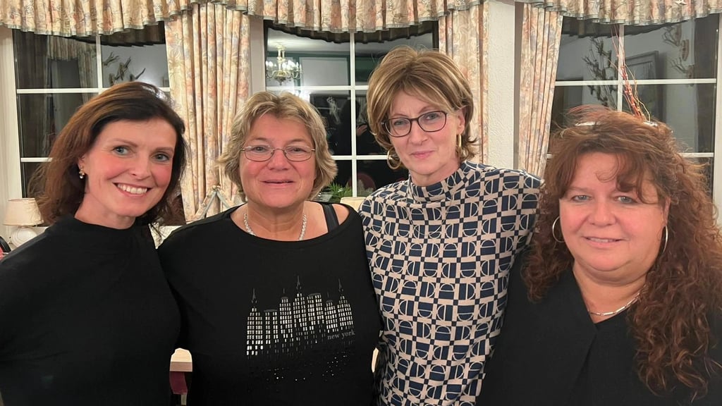 v.l.n.r. der Vorstand Katrin Wenskat (Schriftführerin und Presse), Uschi Emmerich-Elsner (1. Vorsitzende), Beatrice Achtert (Kassenwartin), Sylwia Witteczek (2. Vorsitzende)