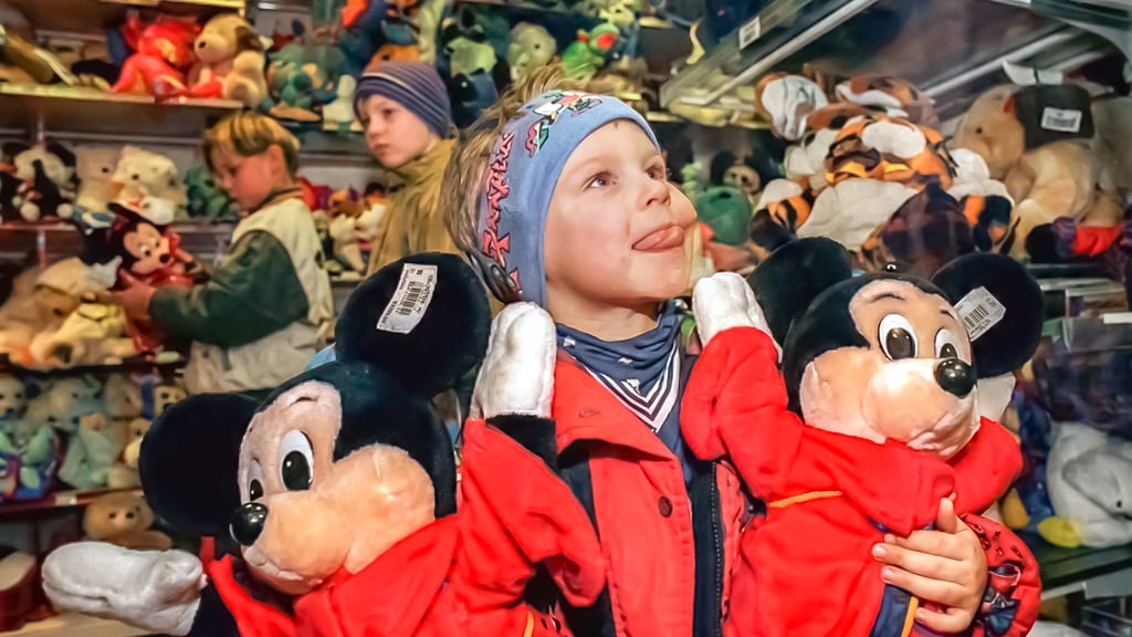 Weihnachten vor 35 Jahren war in Ostdeutschland das erste Fest, das nicht nur volle Regale, sondern auch eine gewisse Kaufkraft bot.