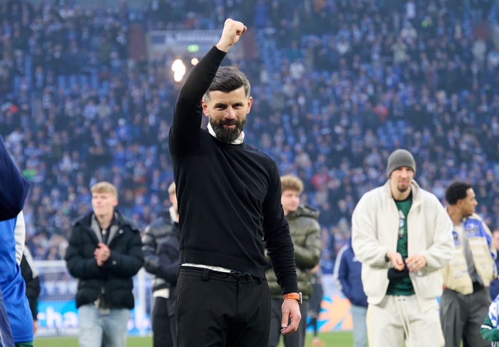 Auf Erfolg getrimmt: Der FC Schalke 04 unter Trainer Muslic soll im letzten Spiel des Jahres noch einmal an die Grenzen gehen.