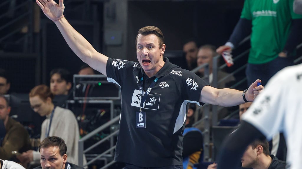 THW-Coach Filip Jicha kritisiert die Schiedsrichterleistung massiv.