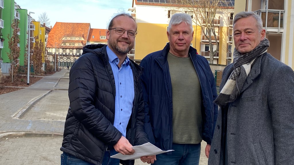 WGH und Straßenbauer im Gespräch: Thomas Ziegenhardt, Detlef Rosenbusch und Peter Schubert (von links).