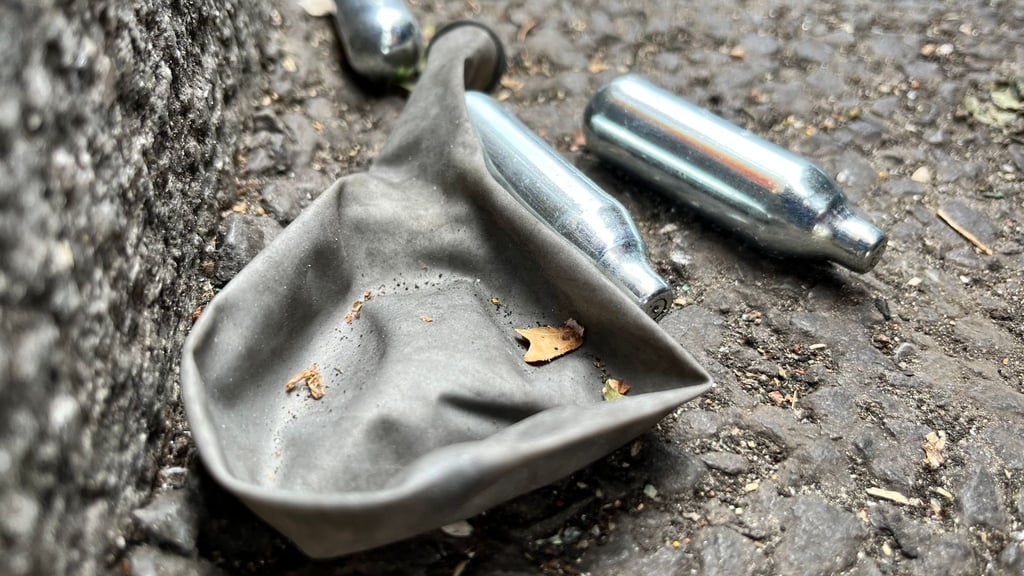 „Lachgas ist kein Spiel und keine harmlose Partydroge, sondern ein hohes Risiko für die Gesundheit“, sagt die Bundesgesundheitsministerin. (Symbolbild)