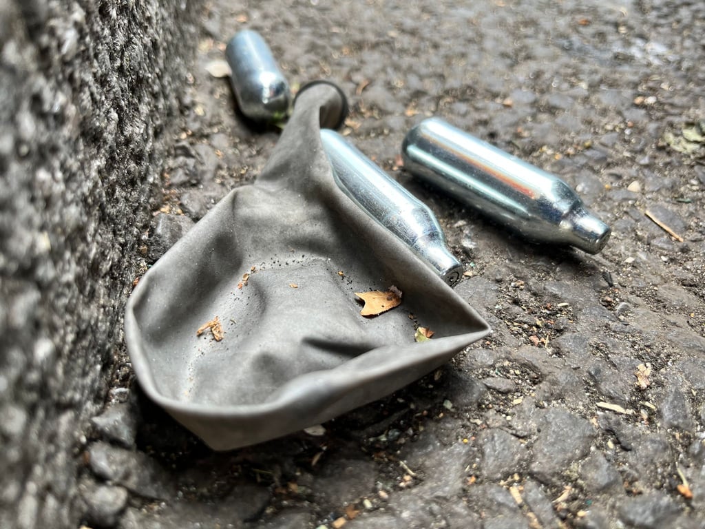 „Lachgas ist kein Spiel und keine harmlose Partydroge, sondern ein hohes Risiko für die Gesundheit“, sagt die Bundesgesundheitsministerin. (Symbolbild)