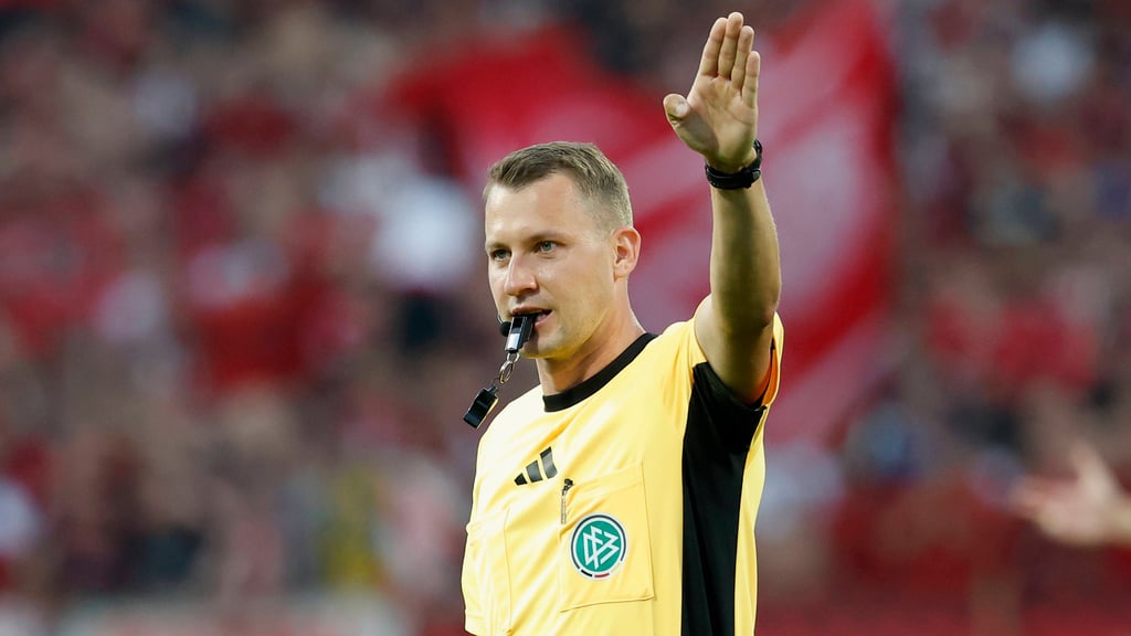 Florian Lechner pfiff bereits 49 Spiele in der 2. Bundesliga - sein 50. ist das zwischen dem 1. FC Magdeburg und dem 1. FC Kaiserslautern am Betzenberg.