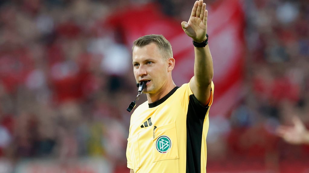 Florian Lechner pfiff bereits 49 Spiele in der 2. Bundesliga - sein 50. ist das zwischen dem 1. FC Magdeburg und dem 1. FC Kaiserslautern am Betzenberg.