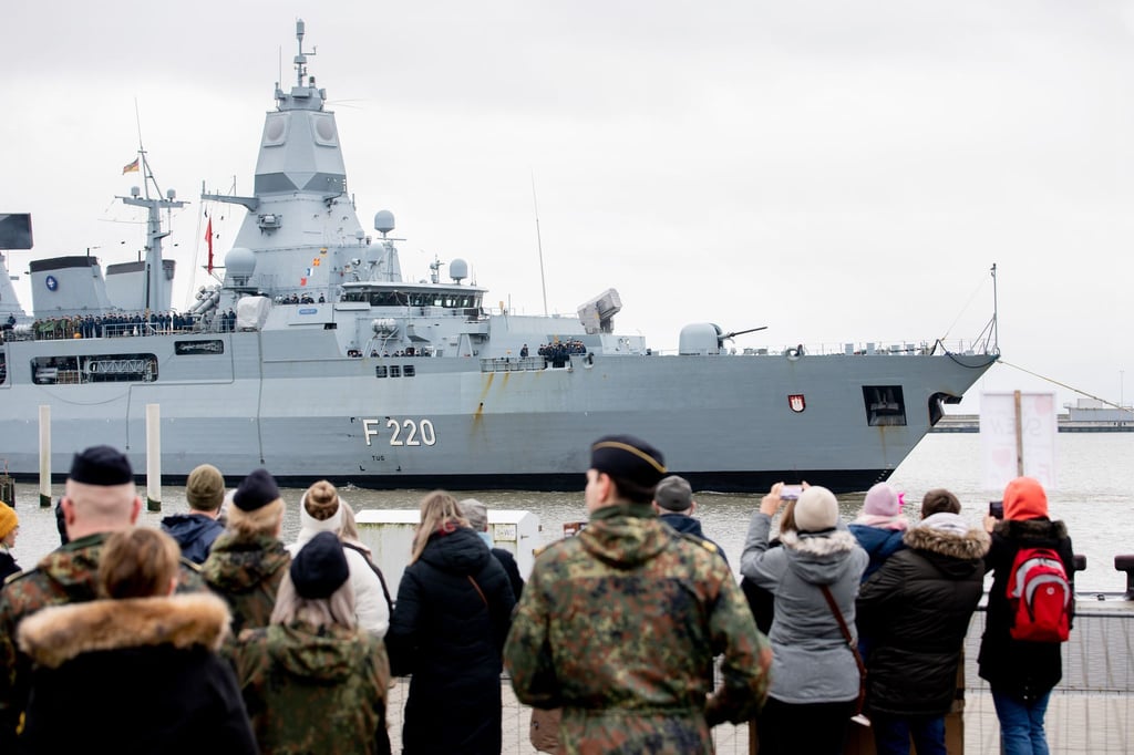 Kurz vor Weihnachten ist die Fregatte „Hamburg“ von einem Nato-Einsatz nach Wilhelmshaven zurückgekehrt.
