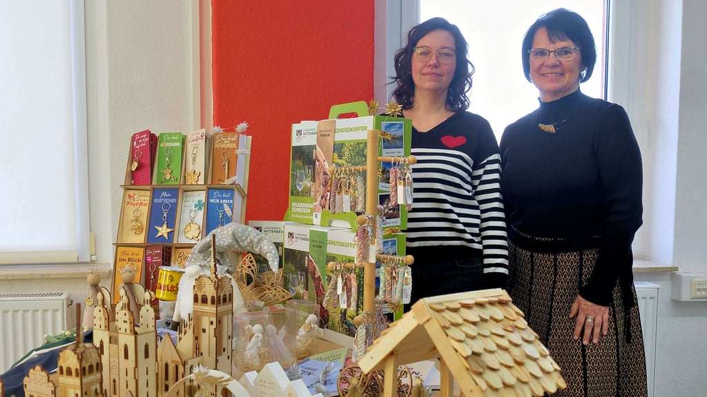 Babette Fitz, Gruppenleiterin im Kreativbereich, und Cordula Specht, Leiterin der Agentur „Ideenreich“