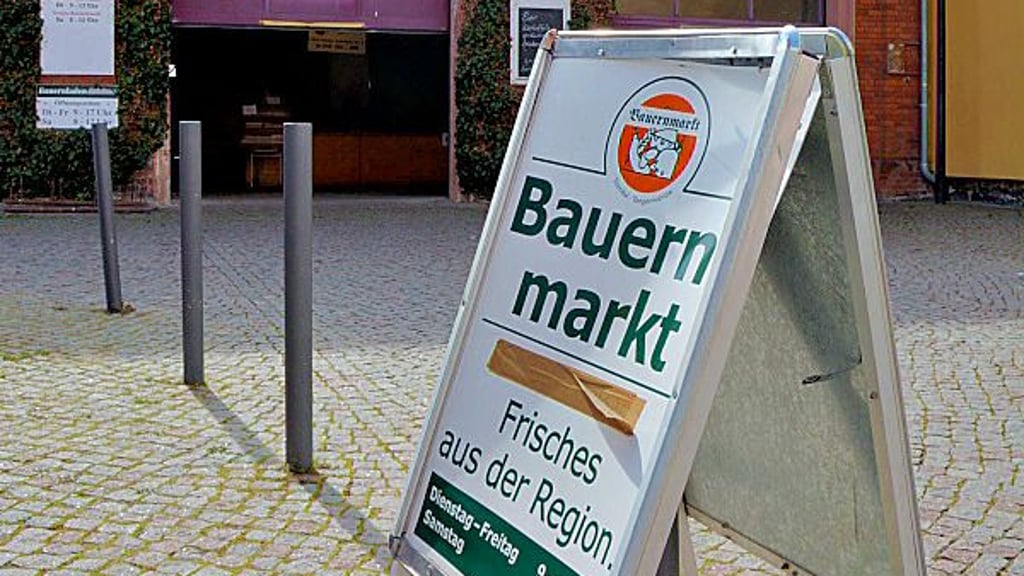 Eingang zur Bauernmarkthalle in Stendal.