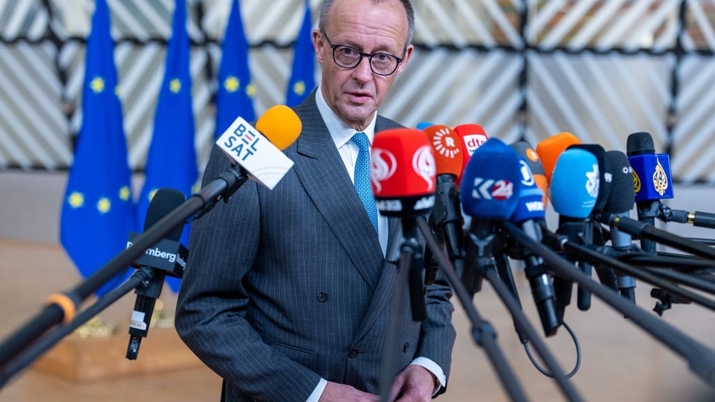 Bundeskanzler Friedrich Merz verständigte sich mit den anderen EU-Staats- und Regierungschefs auf einen Kompromiss für die weitere Finanzierung der Ukraine.