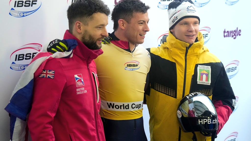 Felix Keisinger (r) belegte erstmals in die Saison einen Podestplatz.