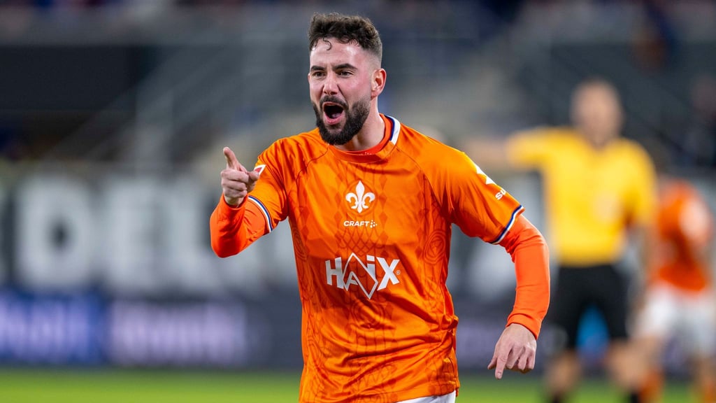 Darmstadts Marco Richter bejubelt seinen frühen Treffer zum 1:0.