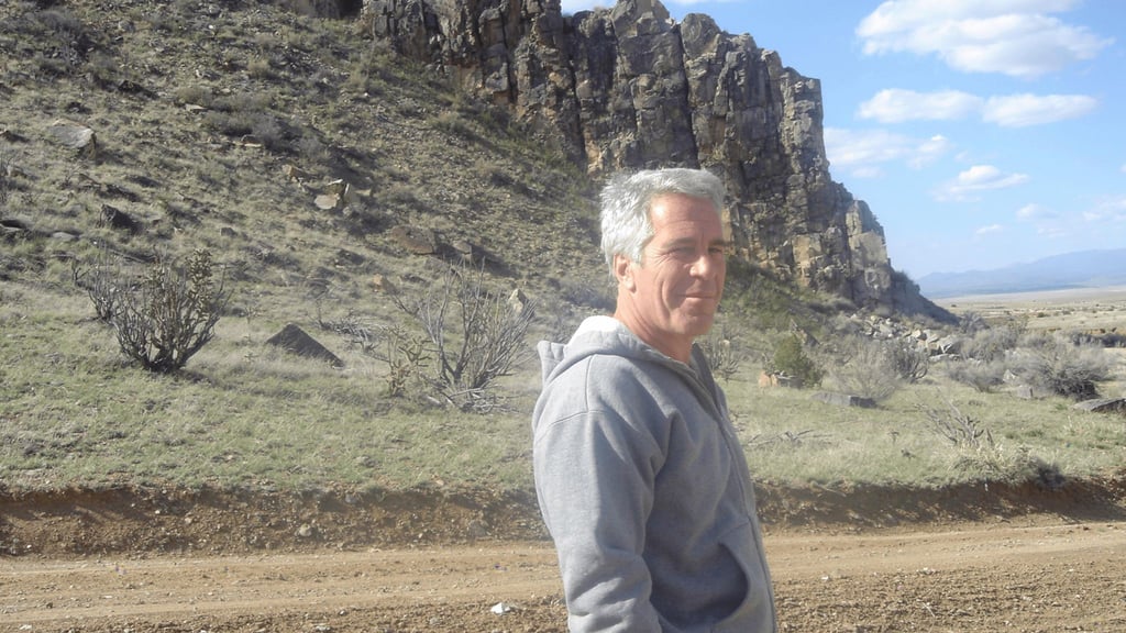 Jeffrey Epstein steht im Zentrum eines Skandals, der weite Kreise nicht nur in die US-amerikanische Politik und High Society zieht.