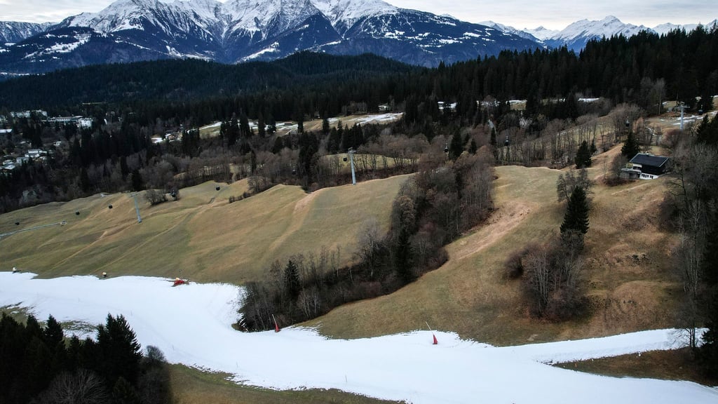 In der Schweiz gibt es teils deutlich weniger Schnee als im 30-jährigen Mittel.