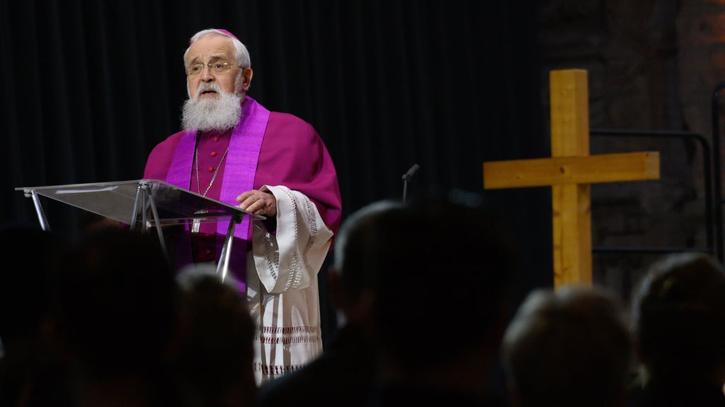 Bischof Gerhard Feige hat eine Predigt beim Gedenkgottesdienst zum Jahrestag des Anschlags auf den Magdeburger Weihnachtsmarkt gehalten.