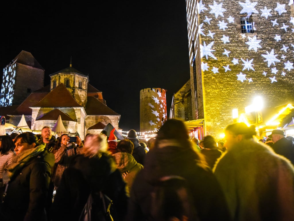 Der Weihnachtszauber auf der Burg und in der Altstadt von Querfurt lockte in diesem Jahr wieder Tausende Besucher an.