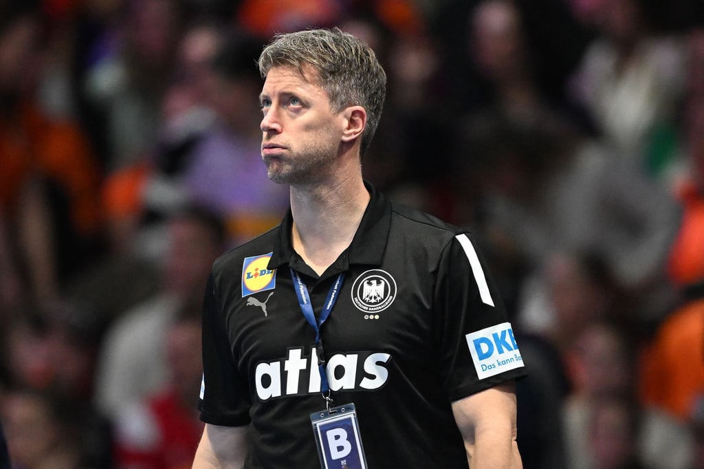 Die Zukunft von Bundestrainer Markus Gaugisch ist nach dem WM-Silber für die DHB-Handballerinnen noch ungeklärt.