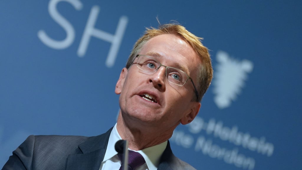 CDU-Ministerpräsident Daniel Günther will eine über den Bundesrat eine Zuckersteuer durchsetzen. (Archivbild)