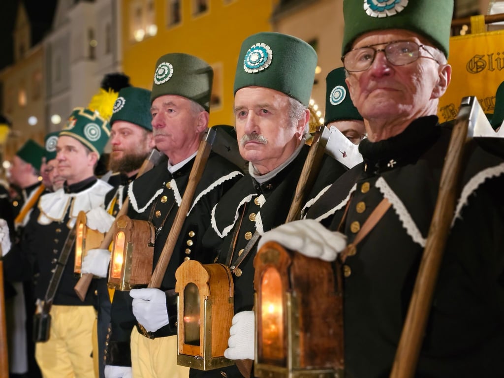 Die Bergparaden sind Tradition in Sachsen. (Archivbild)