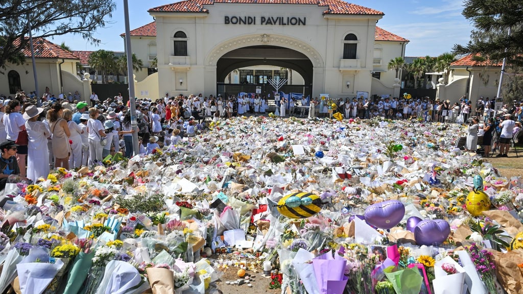 Australien gedenkt der Opfer des Terroranschlags auf ein jüdisches Fest vor einer Woche.