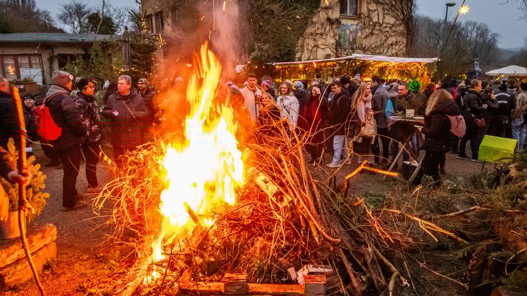 Lagerfeuer am Gästehaus Steinmeister bei Dörte Maria Zedler.