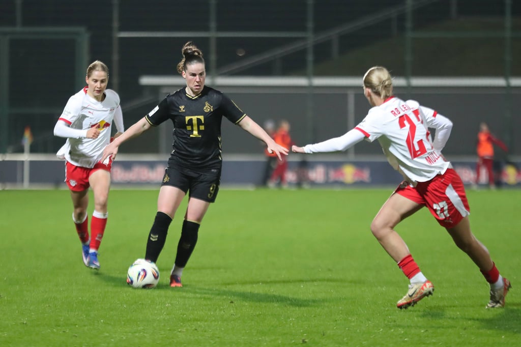 Szene aus dem Spiel von RB Leipzig gegen den 1. FC Köln.