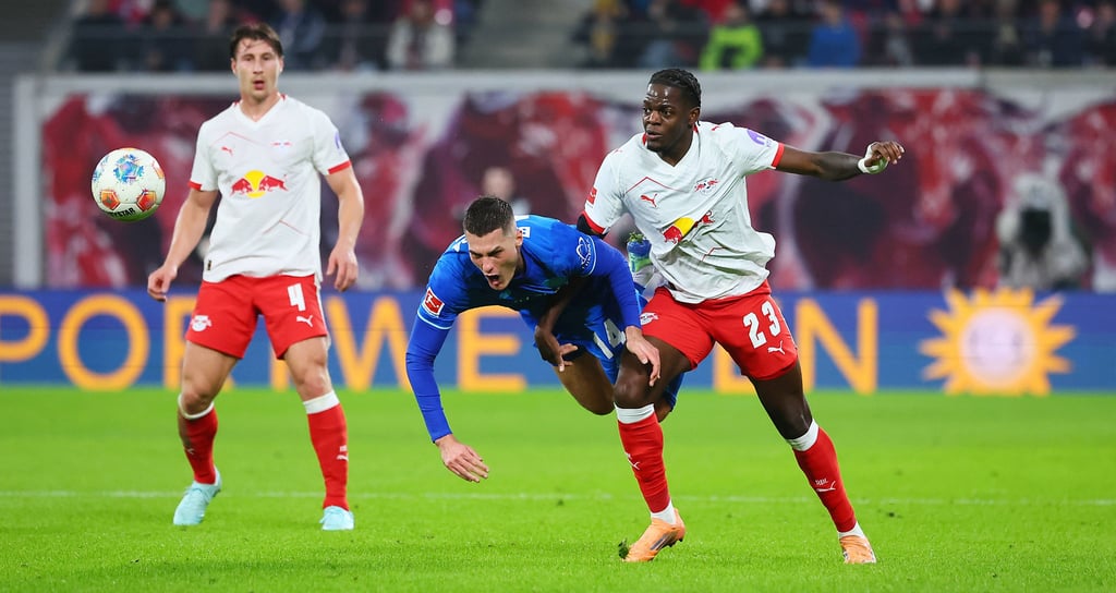Castello Lukeba hier im Spiel gegen Bayer Leverkusen.