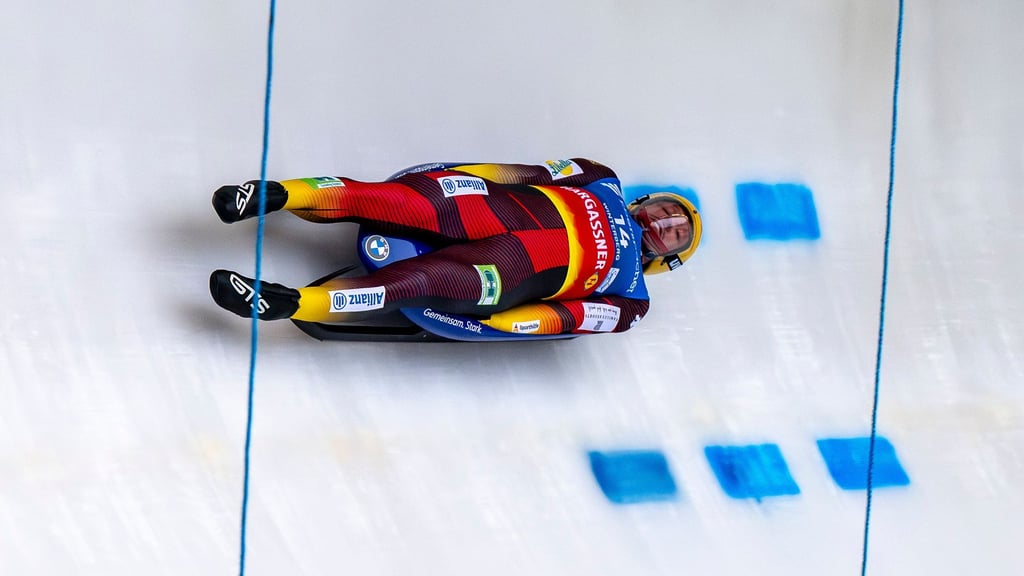 Stark in die Olympia-Saison gestartet: Rodler Felix Loch hat in Lake Placid seinen zweiten Saisonsieg eingefahren.