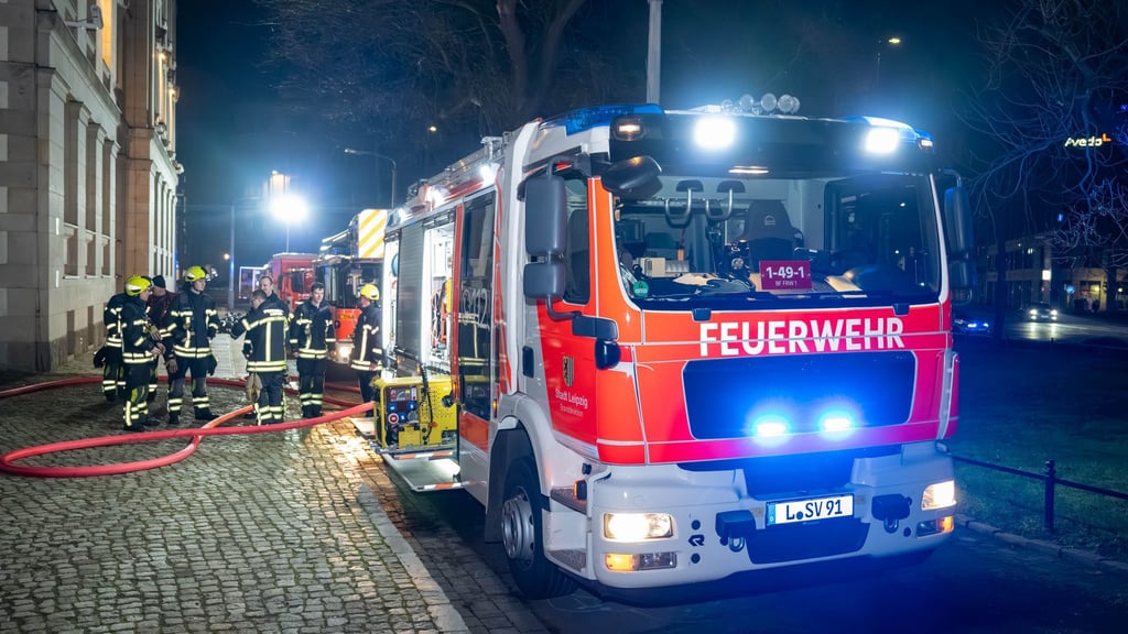 Das Feuer brach im Keller des ehemaligen Stasi-Gebäudes im Leipziger Zentrum aus.