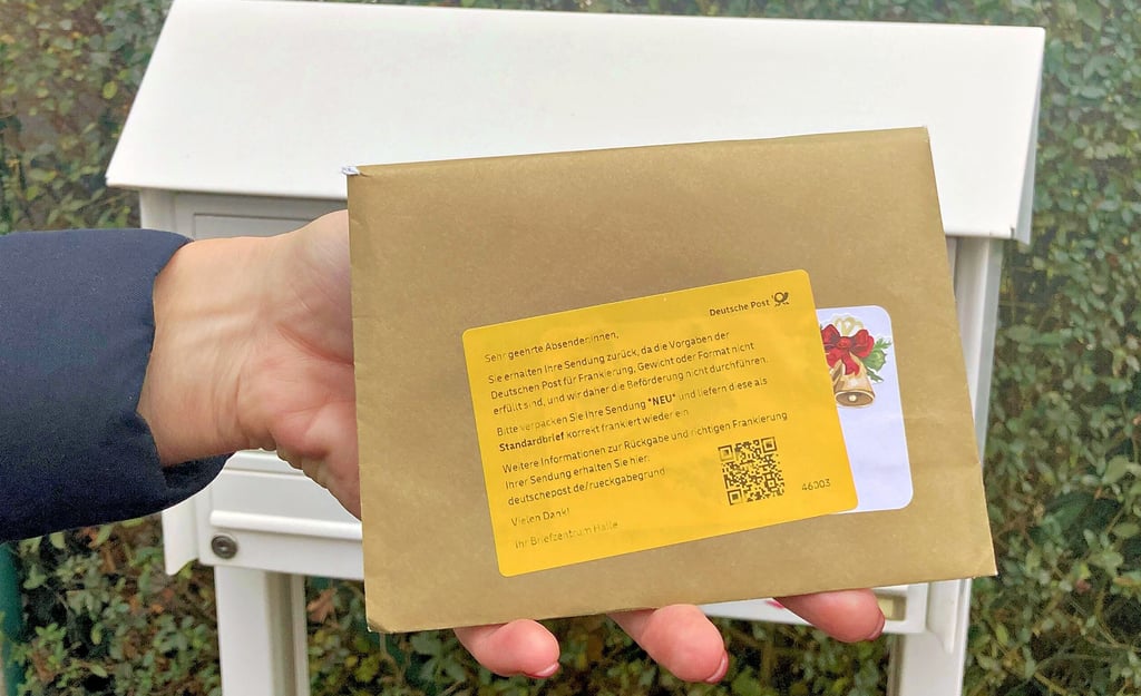 Dieser Brief, einem bei Post/DHL offenbar illegal geöffneten Weihnachtspaket beigelegt, wurde an den Absender in Bernburg zurückgesandt. 