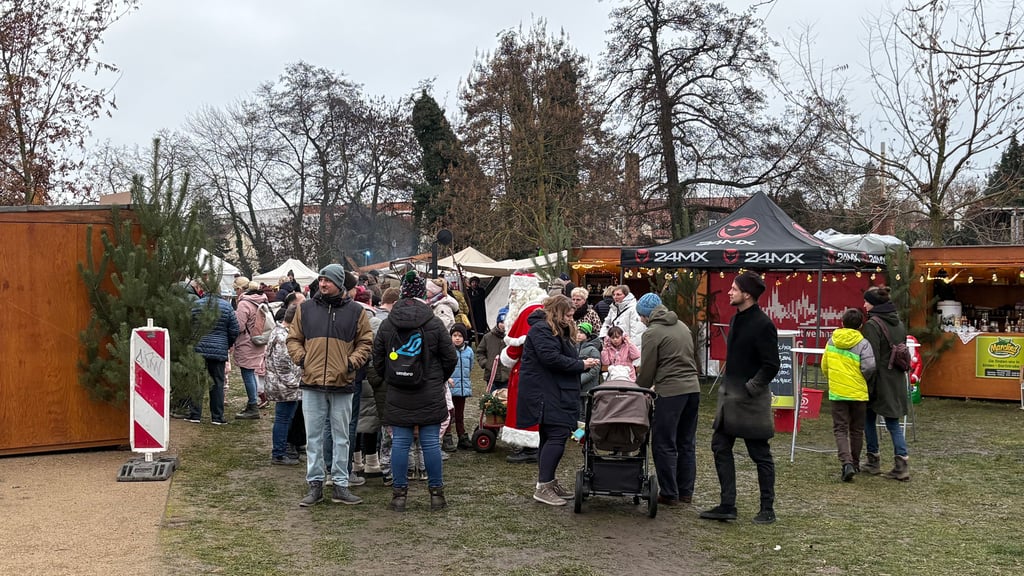 Ein Angebot ähnlich wie bei der Altstadtweihnacht am Weinberg sucht man in der Vorweihnachtszeit in der Innenstadt von Burg bislang vergebens.