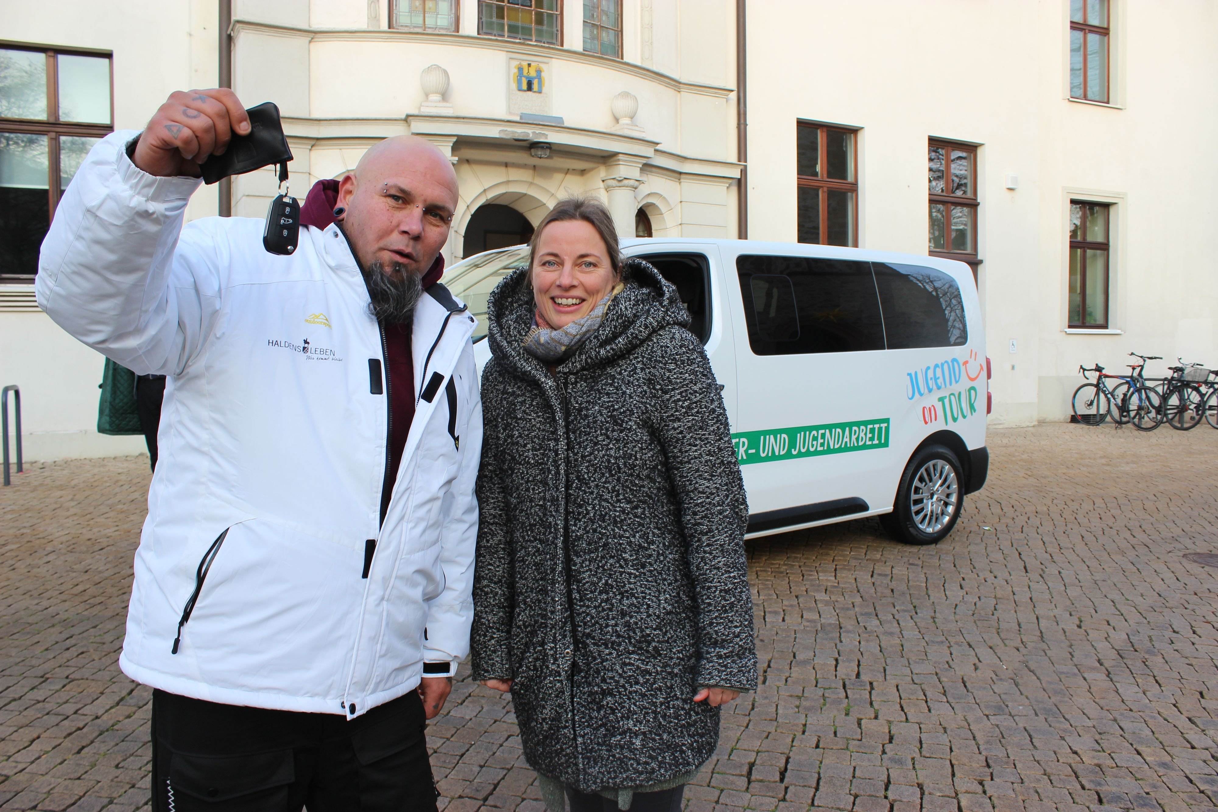 Ein Bus für die Kinder: „Jugend on Tour“: Mehr Flexibilität bei Ausflügen für Haldensleber Kinder