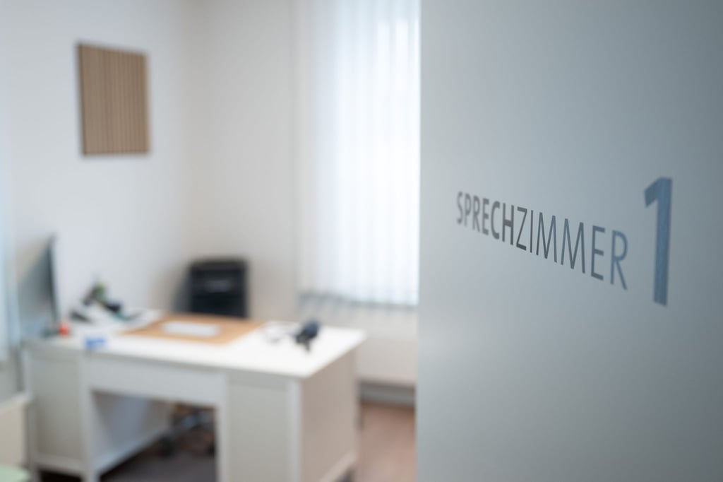 Die Grünen im Landtag fordern angesichts eines Ärztemangels in der Oberlausitz Land, Kommunen und die Kassenärztlich Vereinigung zum Handeln auf (Symbolbild).