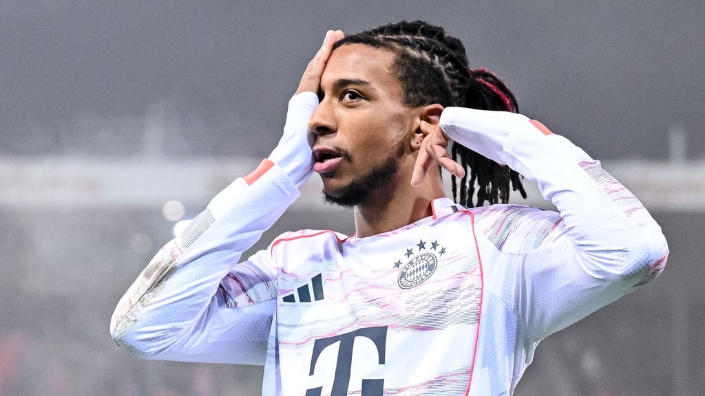 Einer der Stars in Bayerns gewaltiger Offensive: Michael Olise.