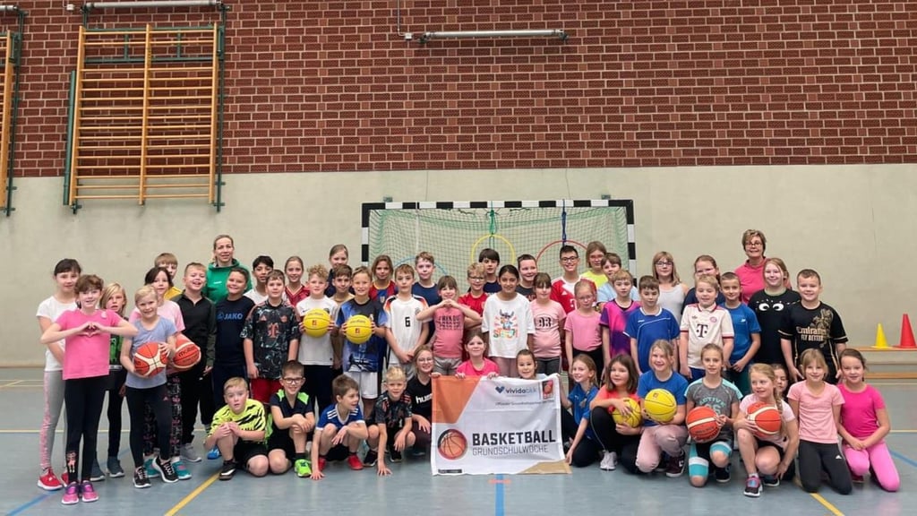 Basketball steht bei den Grundschülern in Badersleben gerade hoch im Kurs.