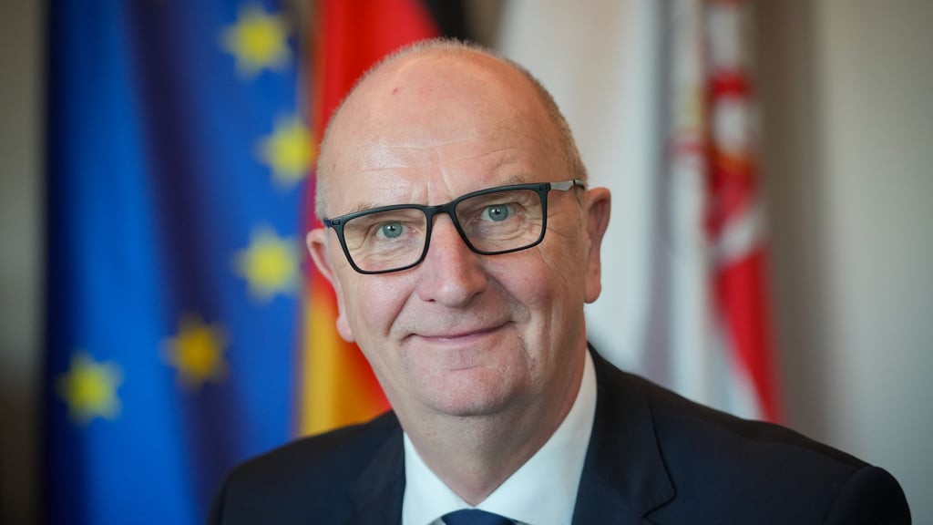 Brandenburgs Ministerpräsident Dietmar Woidke (SPD) verrät, was er an Heiligabend isst (Archivbild).