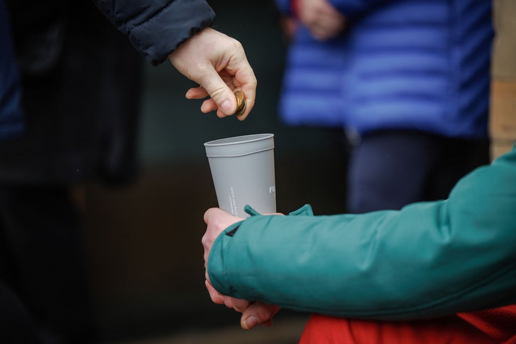 In den meisten Thüringer Städten ist die Anzahl an Bettlern nicht gestiegen. Um Weihnachten und größere Feste verzeichnen einige Kommunen einen leichten Anstieg. (Symbolbild)